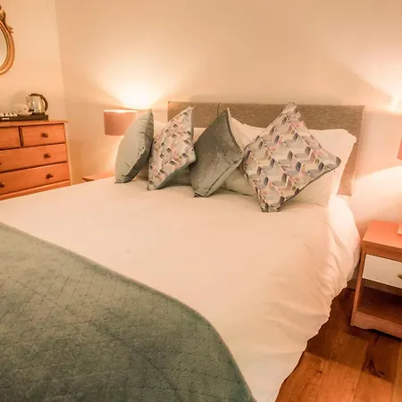 Nevins Newfield Inn Ltd-2